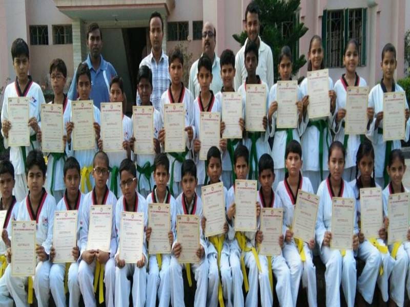 vidyaarthiyon ne seekhee taikvaadon kee baarikiyaan