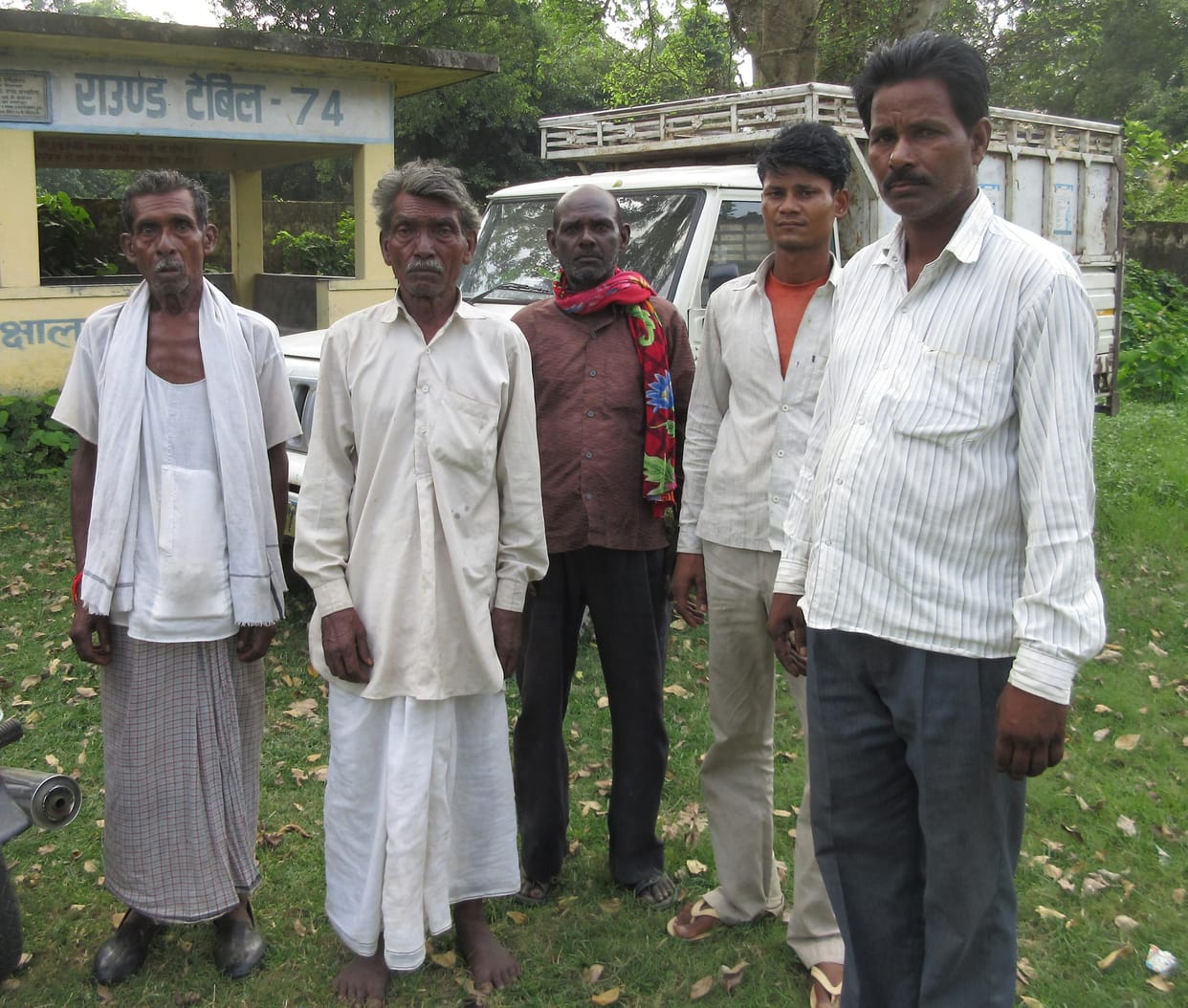 Suppressing soil-filled bag into the river found the body of worker
