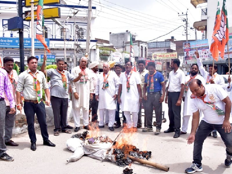 Jain Muni Tarun Sagar, BJP, Dadlani music director, Kejriwal, effigy, Sangrur