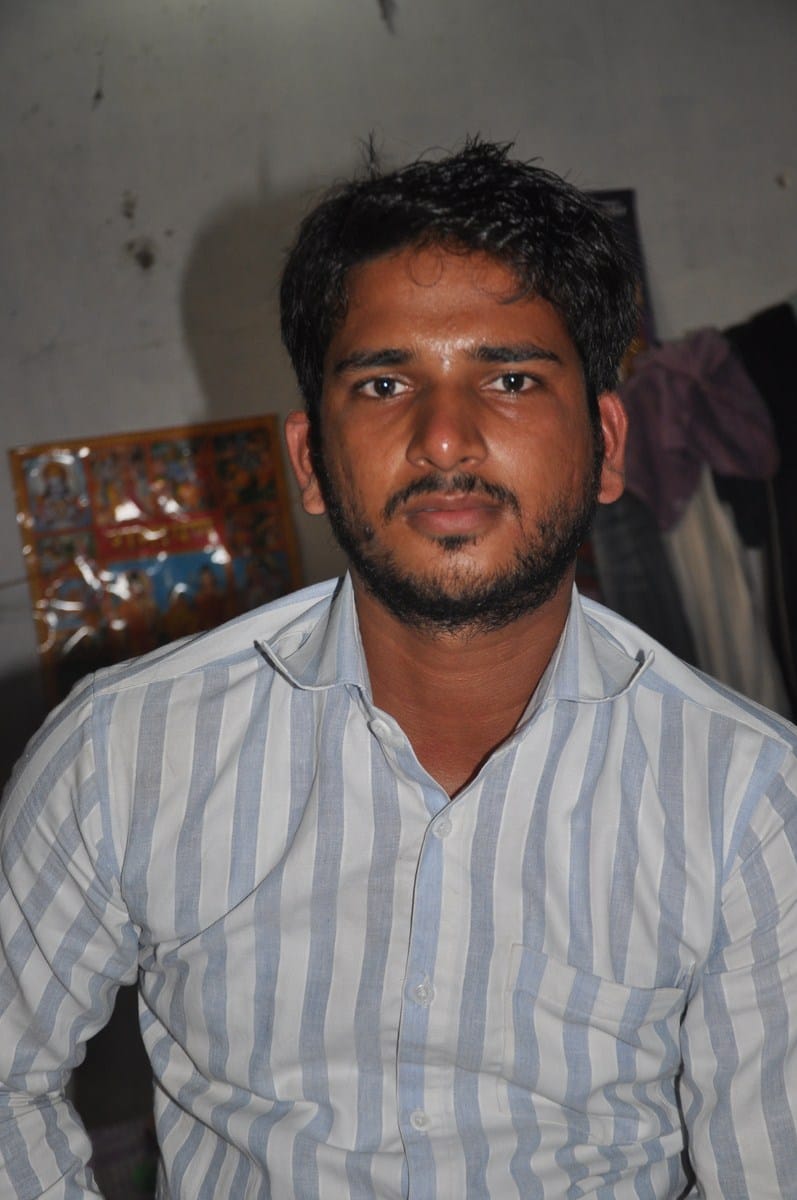 Brokers quarrelling with each other in nagar nigam