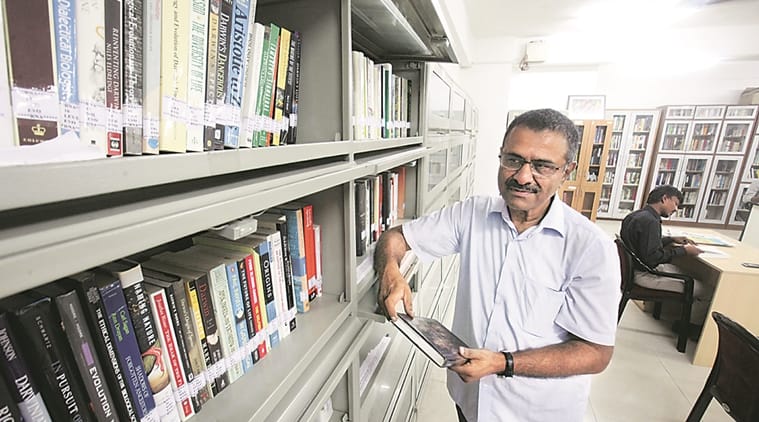 Ex MP's interest in science opens 5,000 books to public