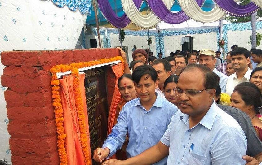 The hotel , in the resort of employment opportunities : CM