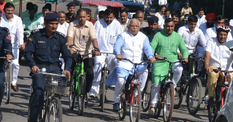 chief minister manohar lal khattar and all mla go to drive cycle on haryana assembly