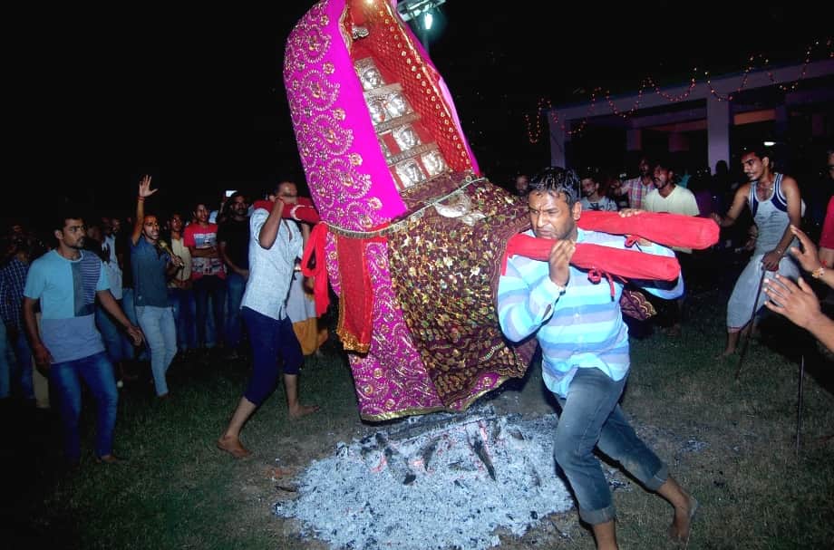 PiliGrim Dance on Fire At Mandi, himachal.