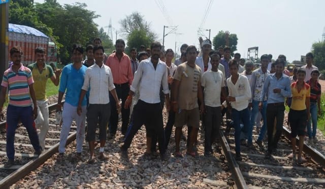 Villagers on the way off the rail track Bnkt jam