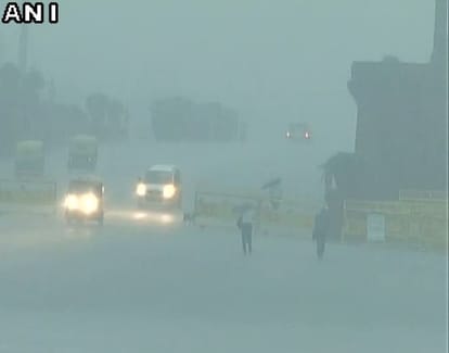 Heavy rain in Delhi ncr, 24 flights cancelled