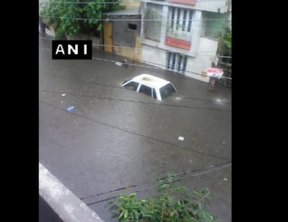 Some pictures of heavy rain in Delhi Ncr