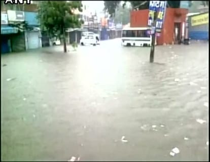 Some pictures of heavy rain in Delhi Ncr