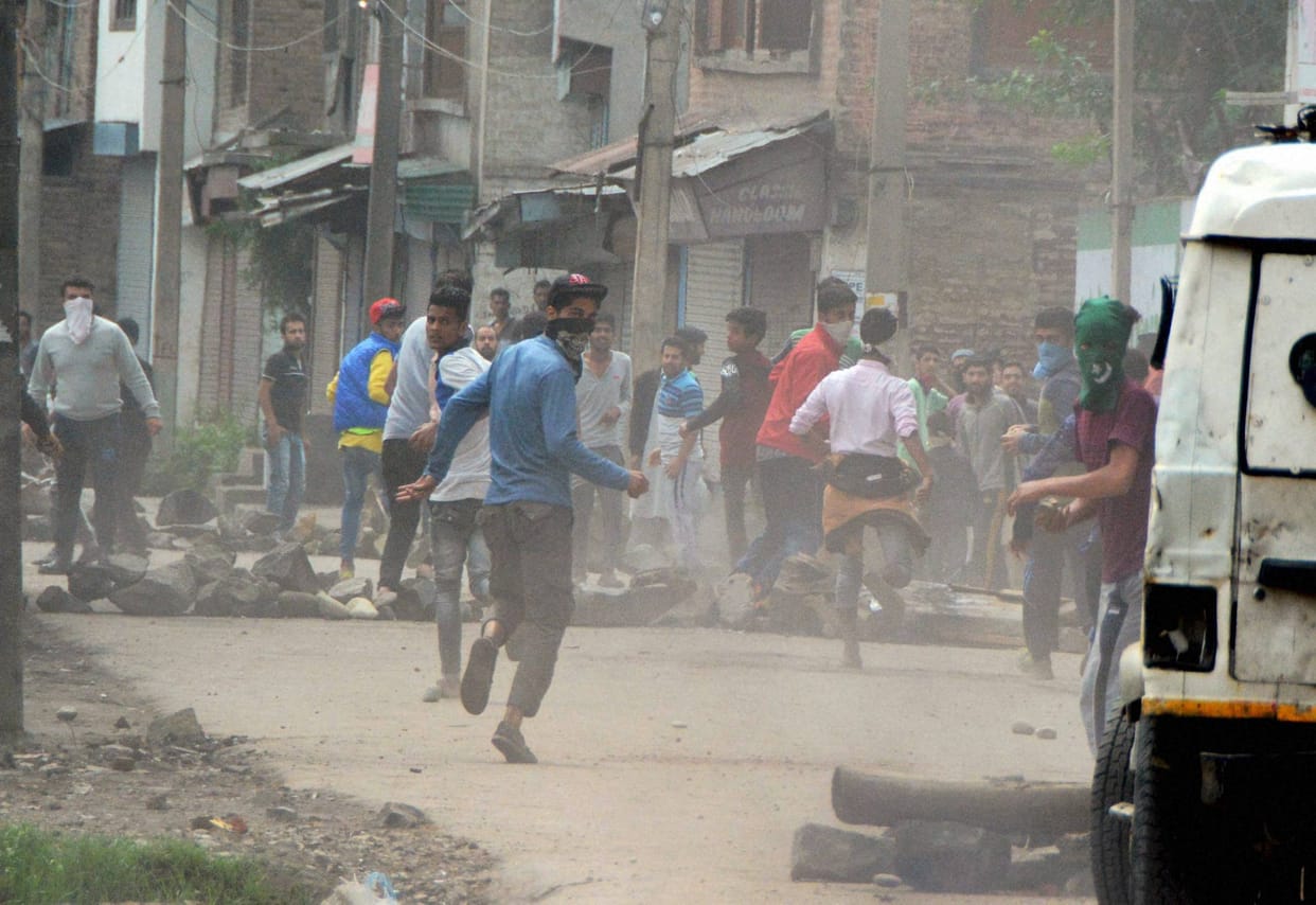 girl killed in accident during stone pelting