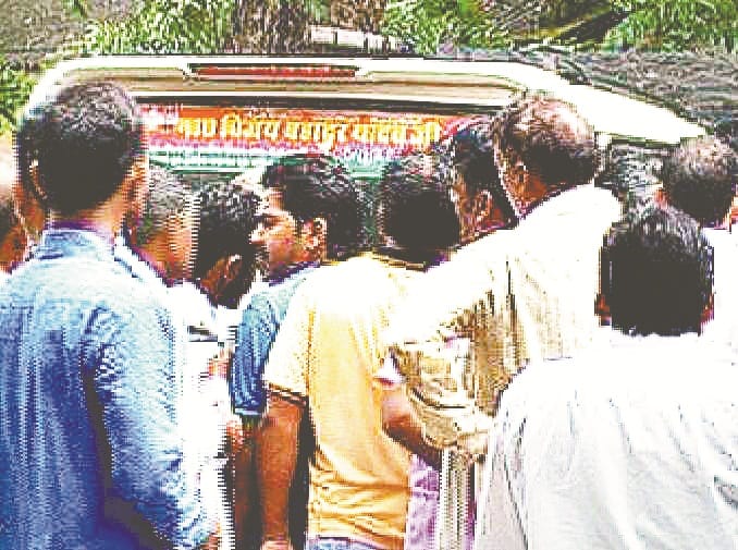Two men kidnapped to an old man from kechari