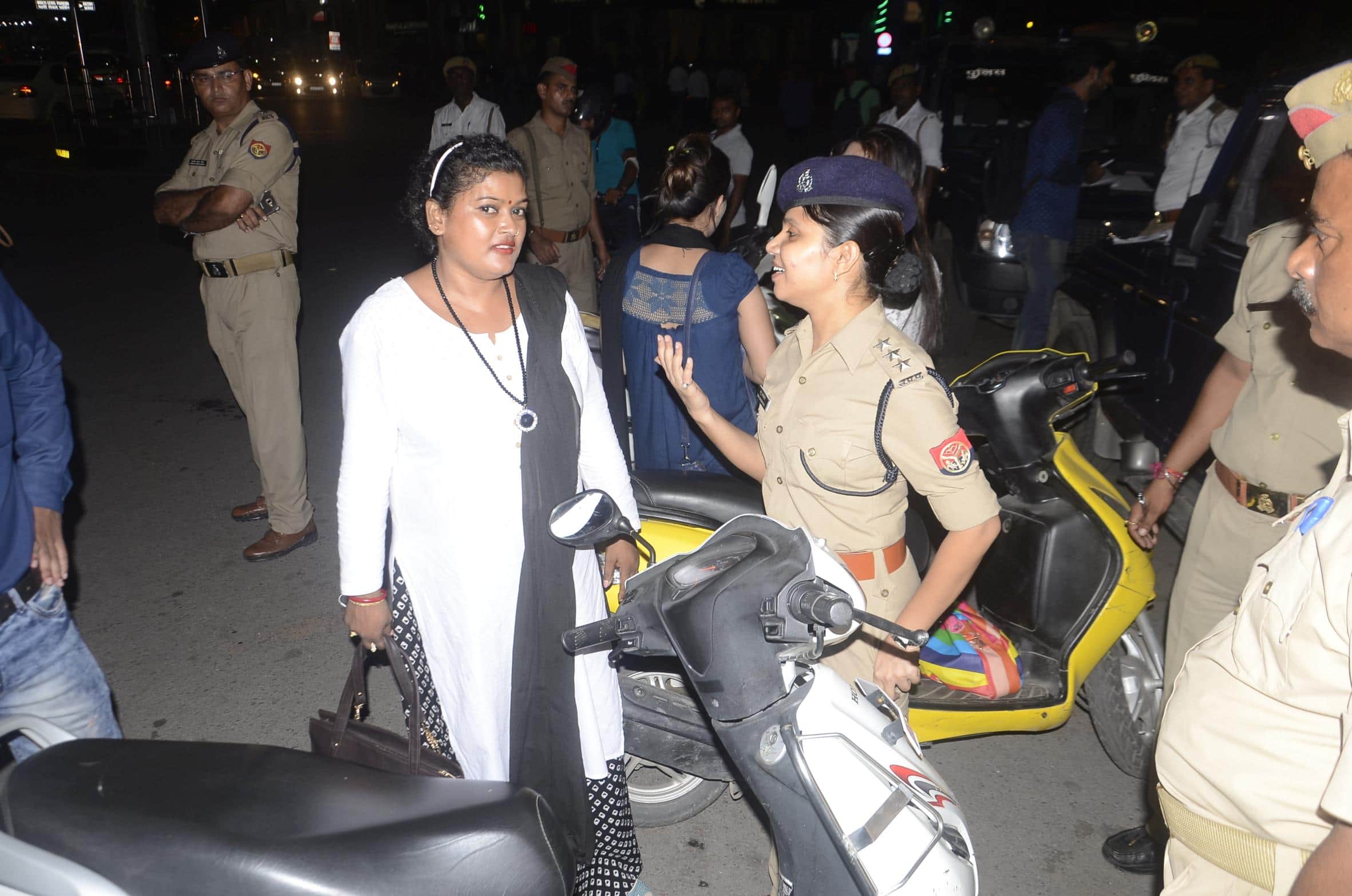 checking by hazratganj traffic police in lucknow