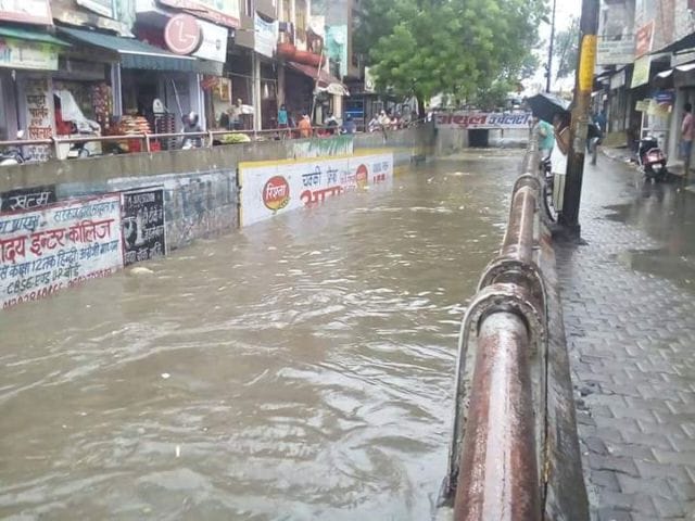 The three-hour rain made the city pool