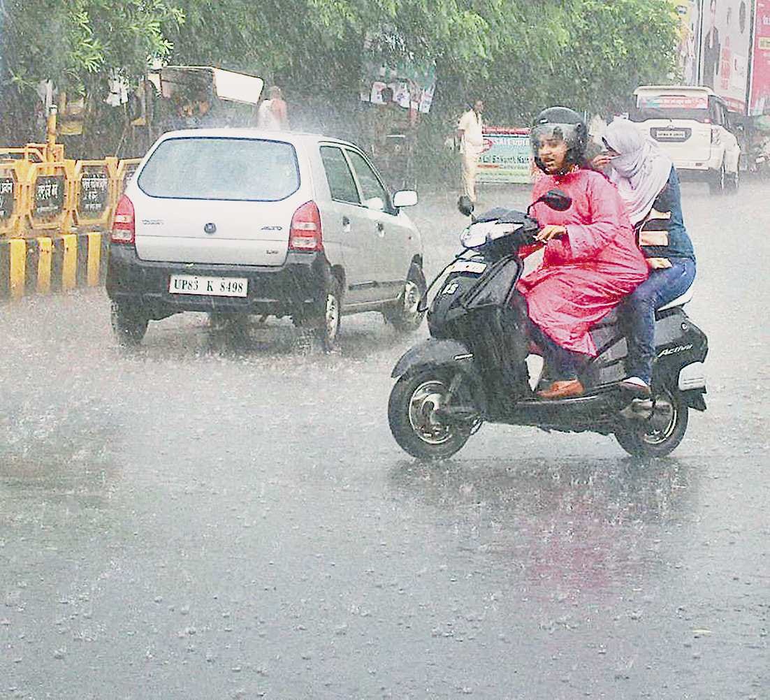 heavy rain in agra