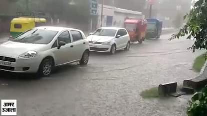 Heavy rainfall bring relief to people of agra