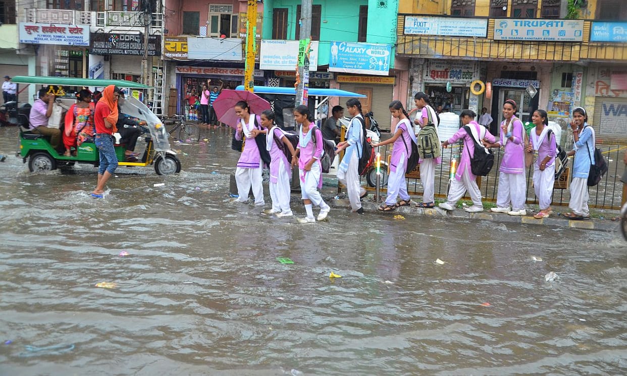Rain collapsed the government arrangements.