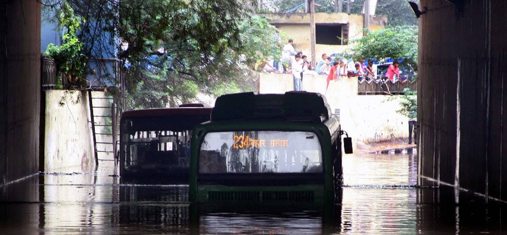 Delhi roads full of water in heavy rain, people anger reflect on social media