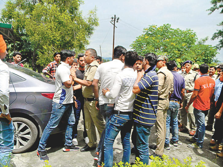 College Student elections before the two factions clashed at loggerheads