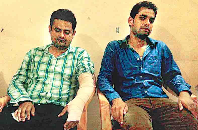 two officers looted