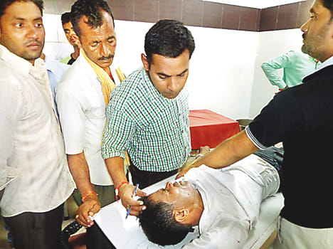 Two injured in truck collision with former Prime