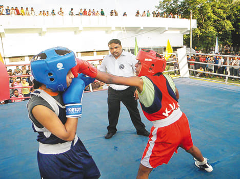 Rain of punches in the ring to wins
