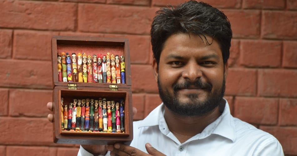 ajab gajab talent of physical education teacher balraj singh of chandigarh with chalk