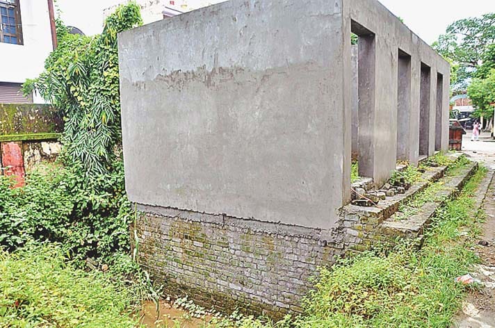 The institution of unfinished work left biological toilet