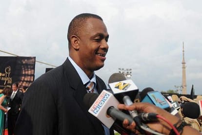 Courtney Walsh named Bangladesh s bowling coach