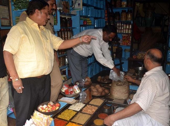 Expedition 20 kg polythene seized