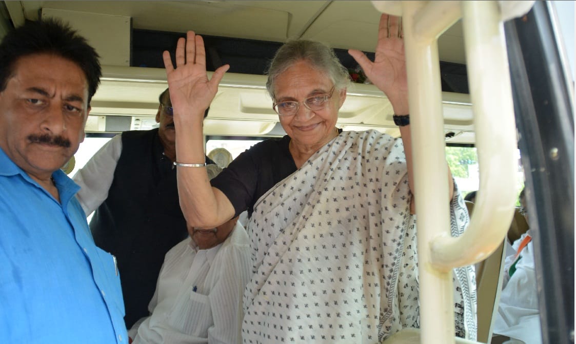 Sheila Dikshit had two tweets on 5 July on Union Budget 2019