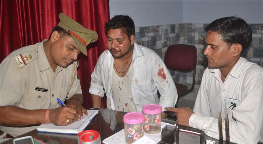 Student leader attacked SP DS out firing