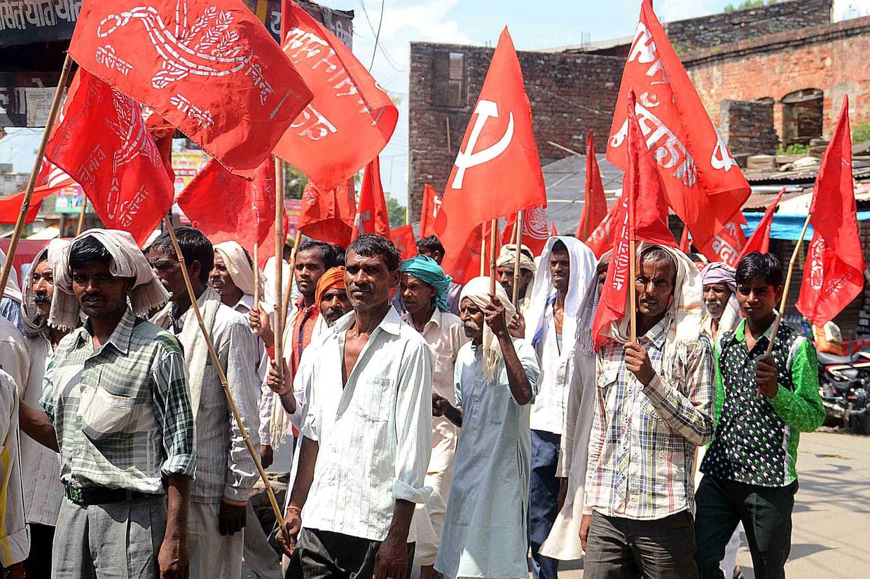 The procession pulled by Kisan Sabha 