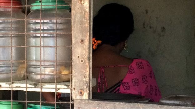 What is missing from the roof a woman ?