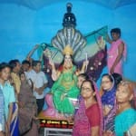 रजत सिंहासनों पर विराजे धर्णेंद्र पद्मावती