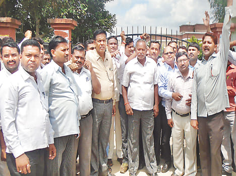 Lawyers at the tehsil inlaid lock gate