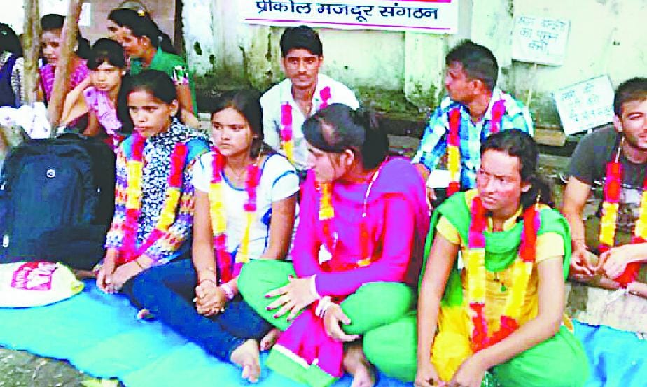 Workers began an indefinite fast