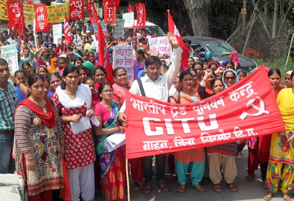 CITU protests over violations of labour laws