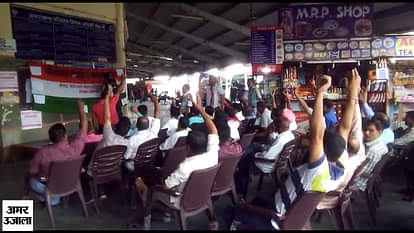 Passengers in trouble due to strike in dehradun