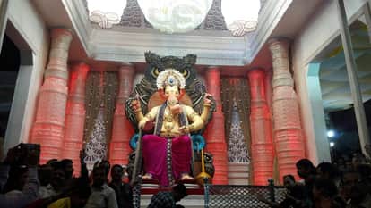 EXCLUSIVE pictures of king of lalbag lord ganesha