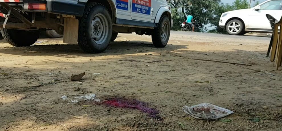 gangster ashok rathi wife murdered and accused burn the santro car which they use in crime