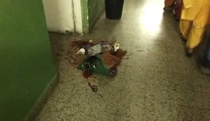 Pragnent Woman delivery at Door in Hamirpur Hospital.