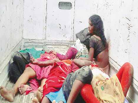 Hardoi loader retracts Two killed, 23 injured
