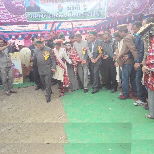 cm virbhadra singh dance on kinnauri nati