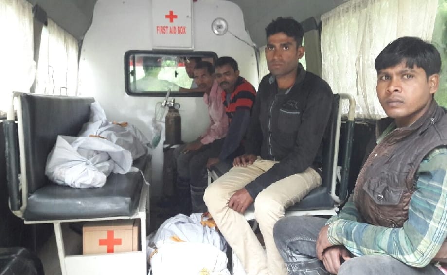 Land Slide on Jeep at kullu, Four Labourer Killed.