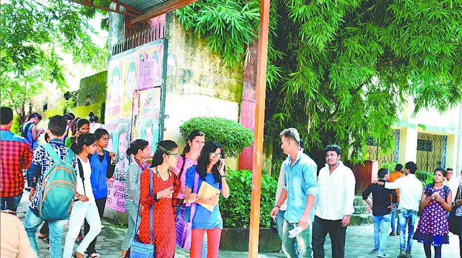 MB college extracted procession , raised sticker distributed support