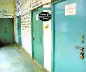 Employees on strike, offices closed