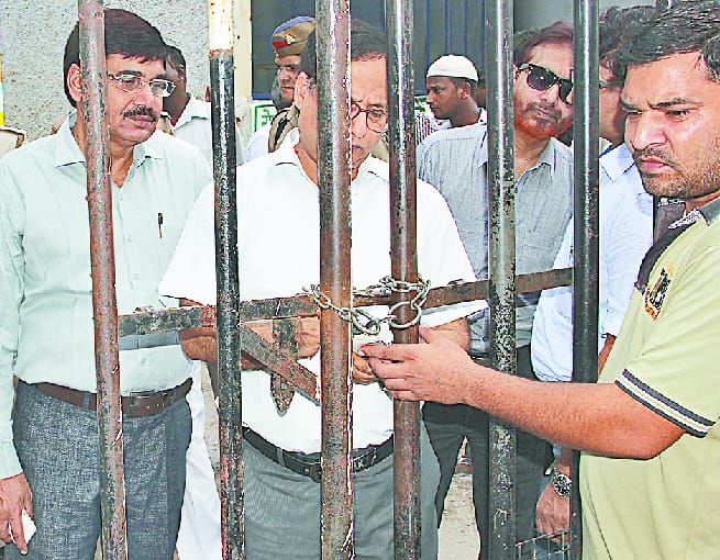 Six transport office and warehouse sealed