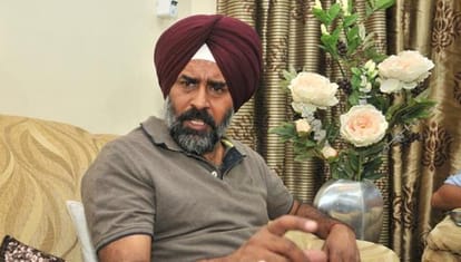 navjot sidhu may make new party, pargat singh uploaded photos on facebook