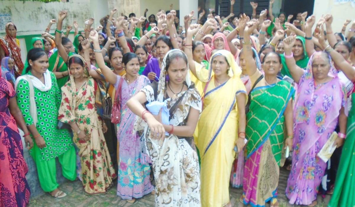 Protesting against the government's hopes