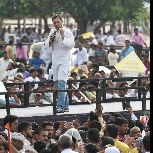 rahul gandhi viral pics during up visit