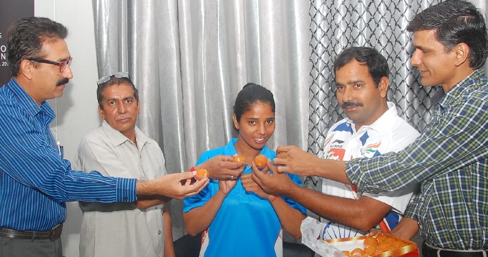 rohtak sweeper daughter archer pooja qualified for rio para olympic, will perform for medal